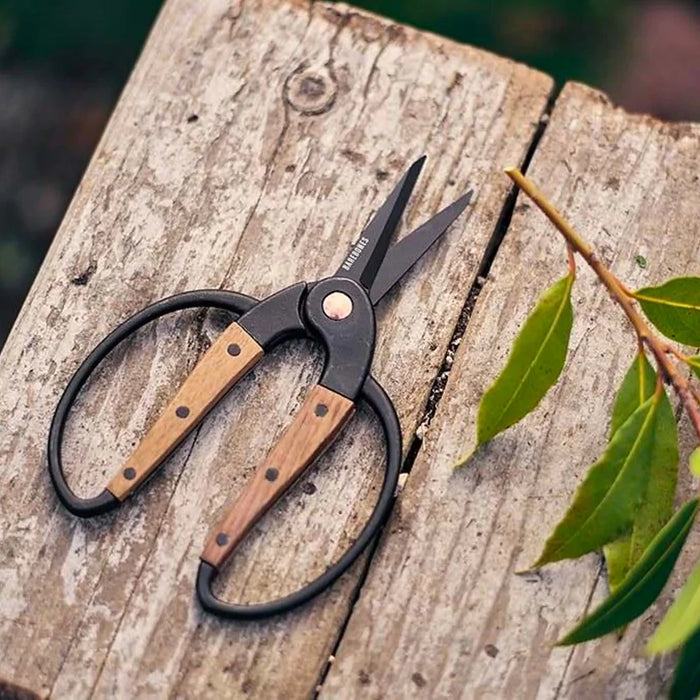 Barebones Garden Scissors - Walnut