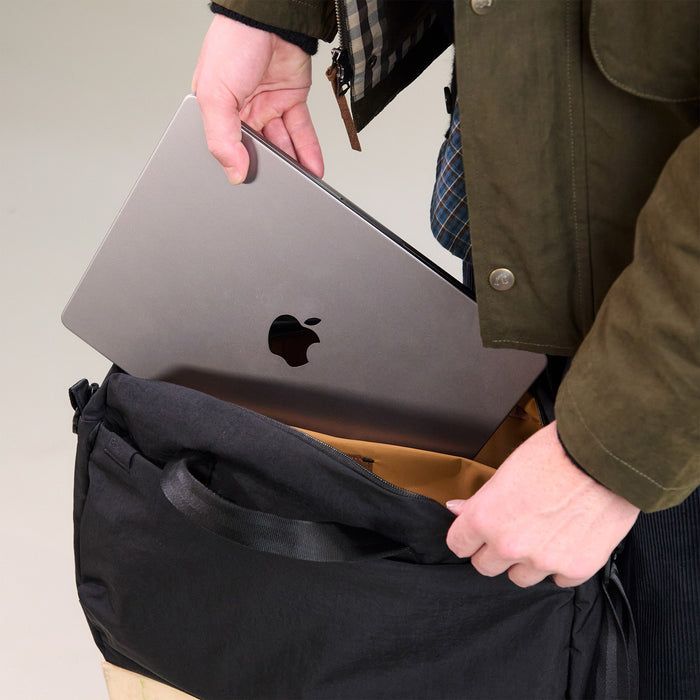 Pakt MODE Shoulder Bag 12L -olkalaukku