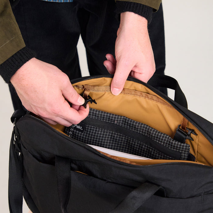 Pakt MODE Shoulder Bag 12L -olkalaukku